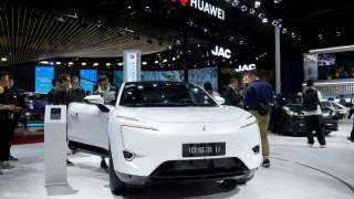 الصين تتخطى الولايات المتحدة في مبيعات السيارات لأول مرة: علامة على تحول عالمي في صناعة السيارات