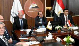 زيادة المكون المحلي وتشجيع التصدير محور اجتماع وزراء صناعة السيارات في مصر